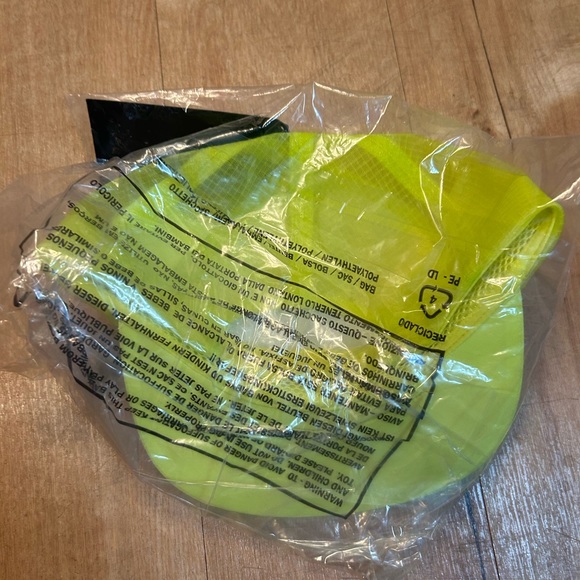 NWT ARC’TERYX Logo Flat Cap - Picture 4 of 4